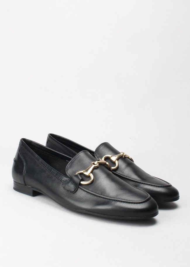 mocasin adorno metal napa negro
