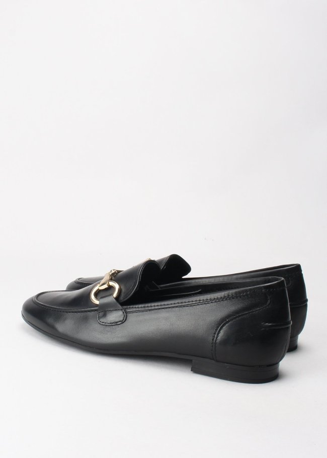 mocasin adorno metal napa negro