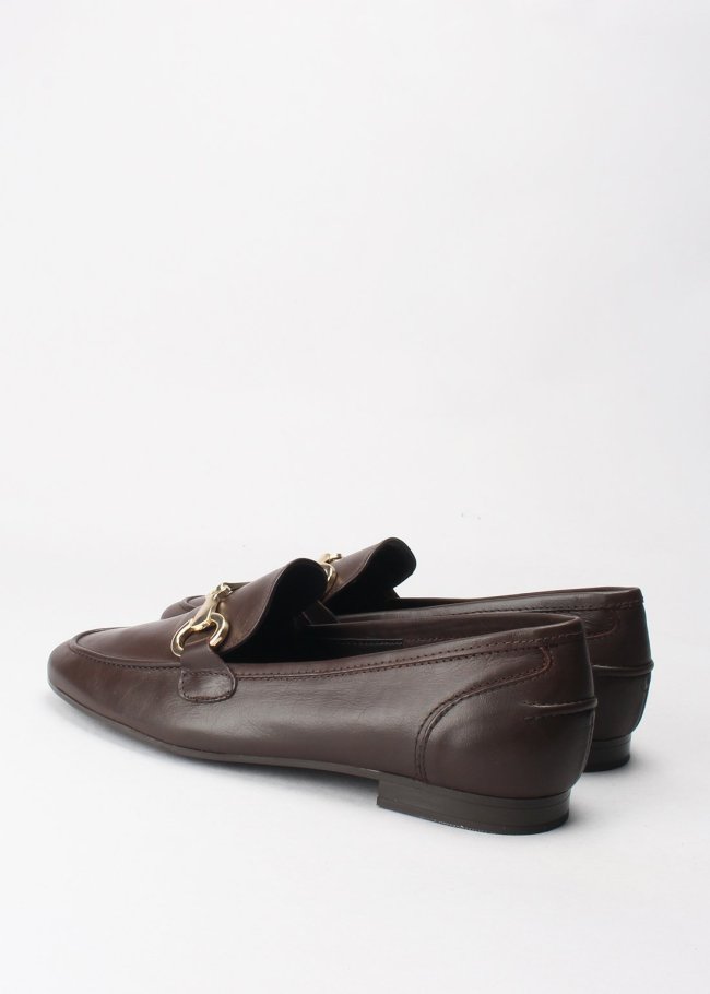 mocasin adorno metal napa marron