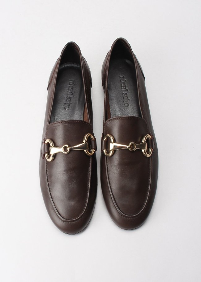 mocasin adorno metal napa marron