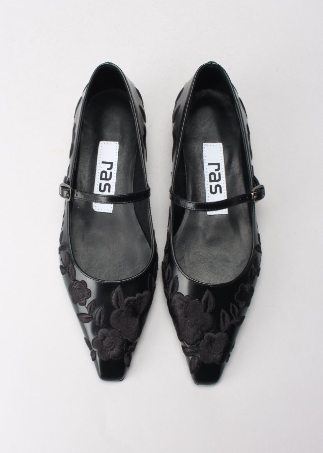 salon bordado boston negro