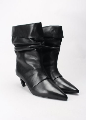 bota pliegues mustang black 2