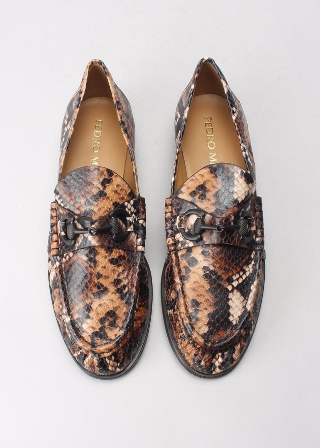 mocasin adorno pyton testa