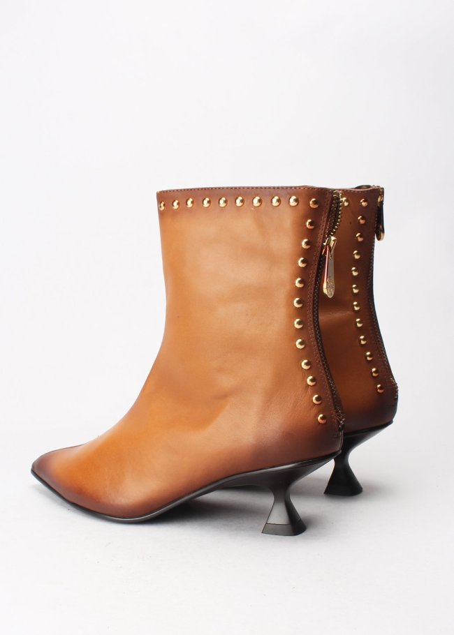 botin tachas firence cuero