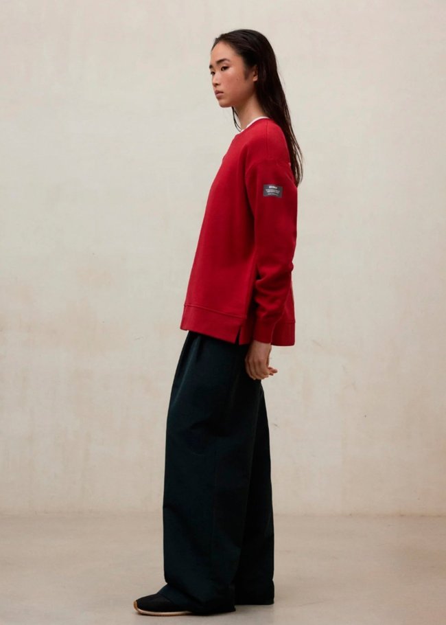 knit woman crimson red 655