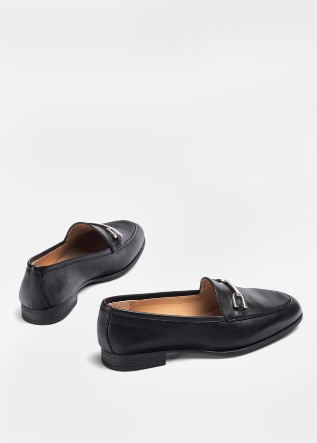 mocasin black