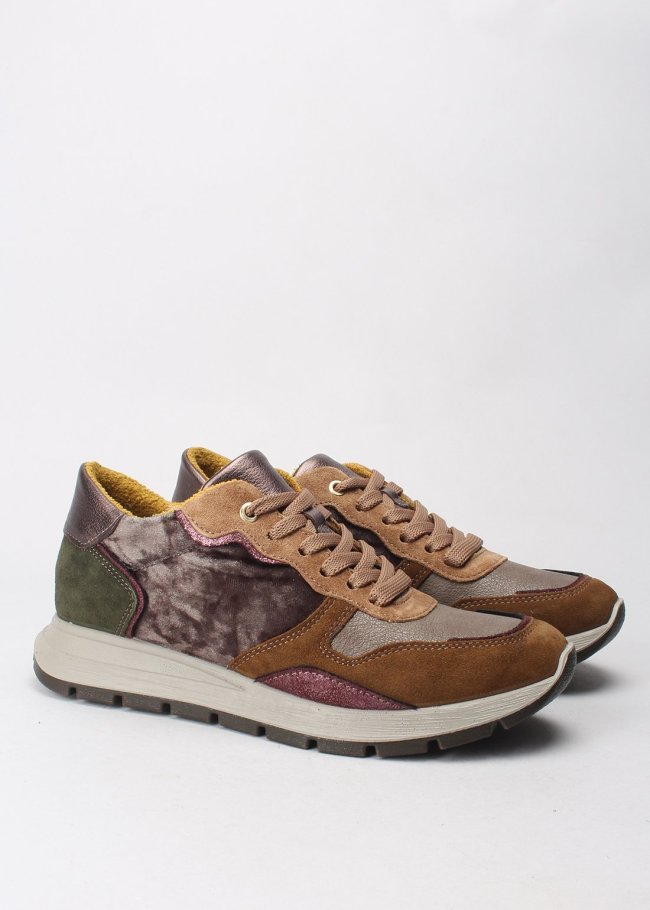 deportiva terciopelo cognac