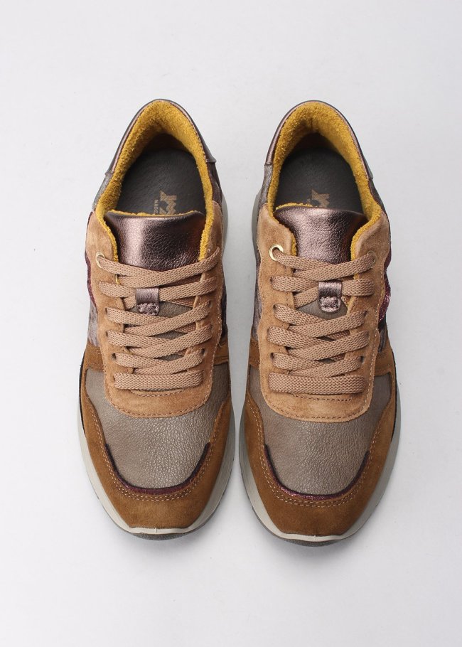 deportiva terciopelo cognac