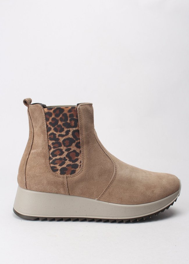 botin chelsea serraje fango