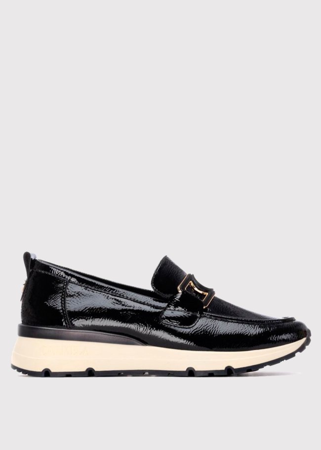 mocasin charol negro