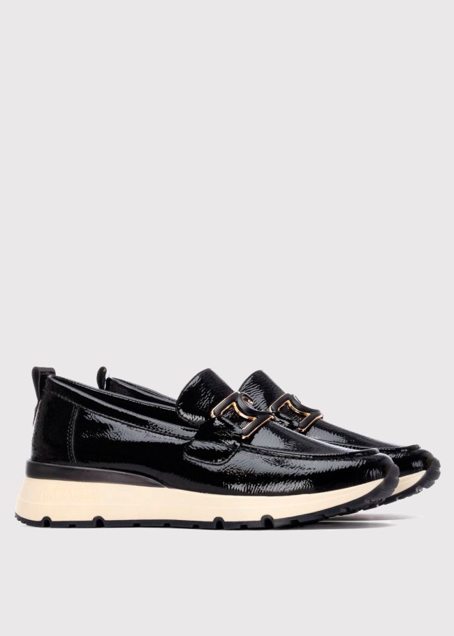 mocasin charol negro