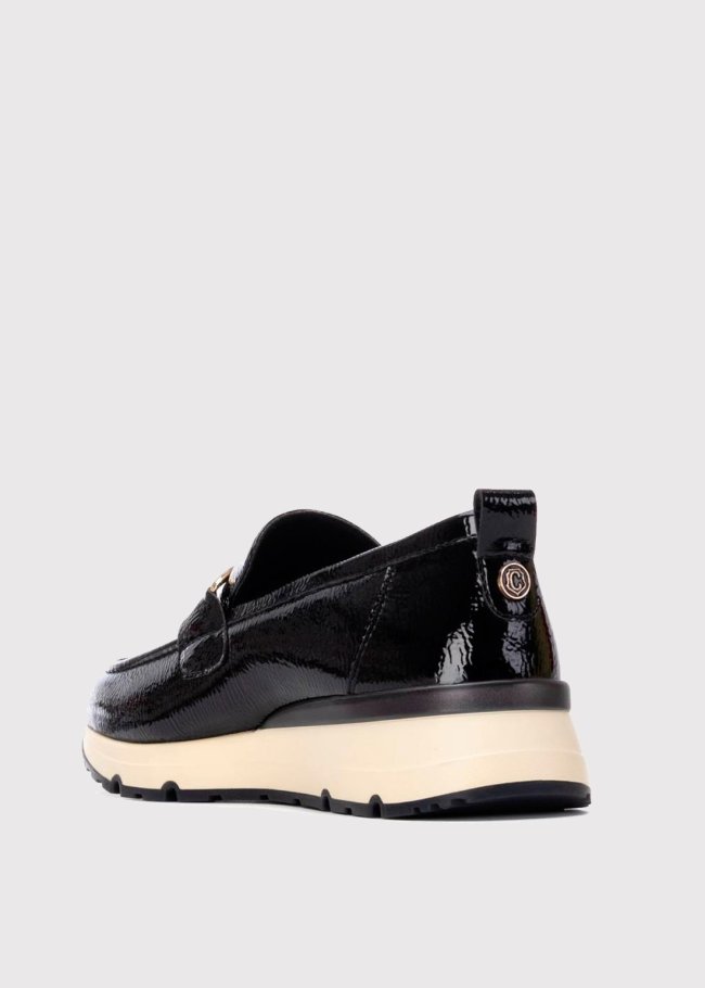 mocasin charol negro