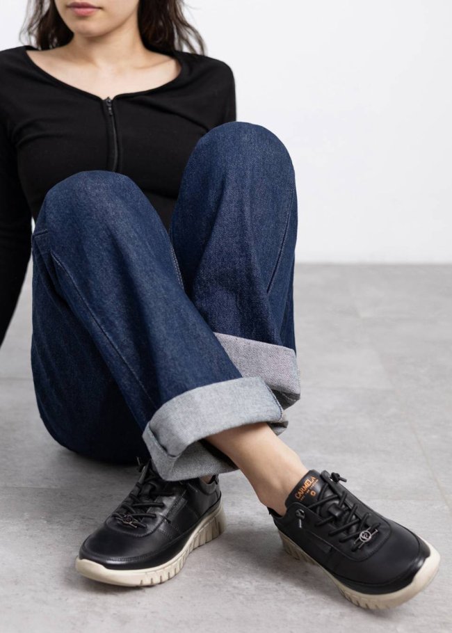 deportiva piel negro