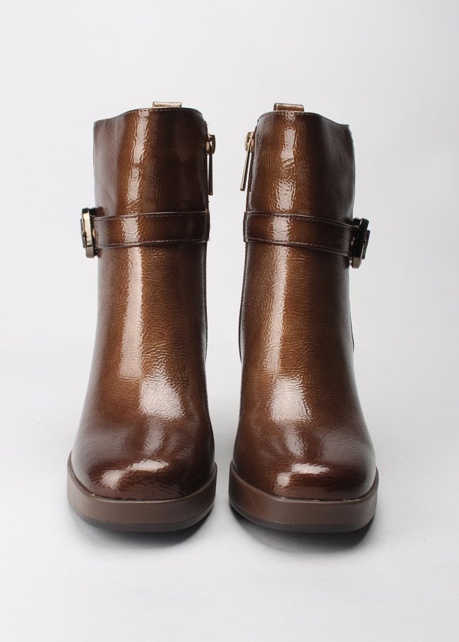 botin hebilla charol taupe