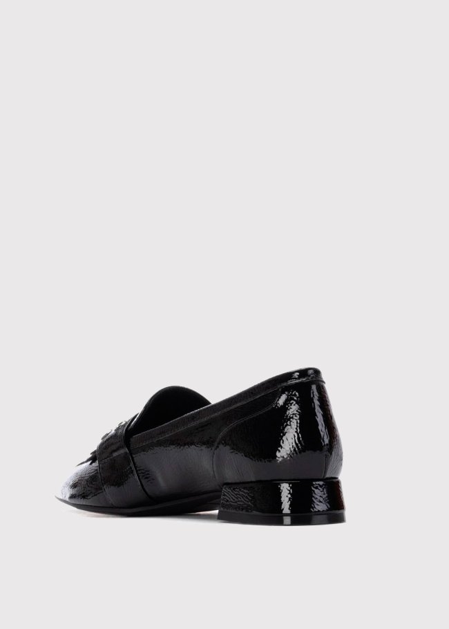 mocasin hebilla charol negro