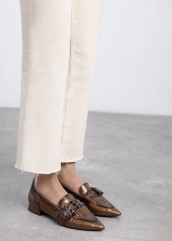 mocasin hebilla charol taupe 2