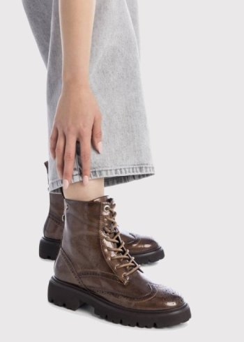 botin charol taupe 2