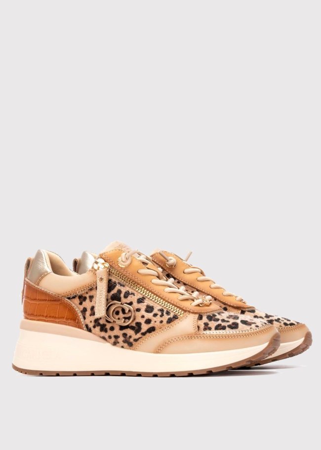 deportiva piel beige animal print