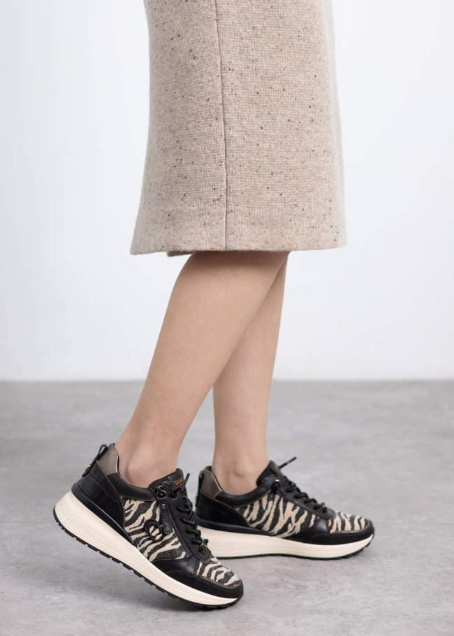 deportiva piel negro animal print