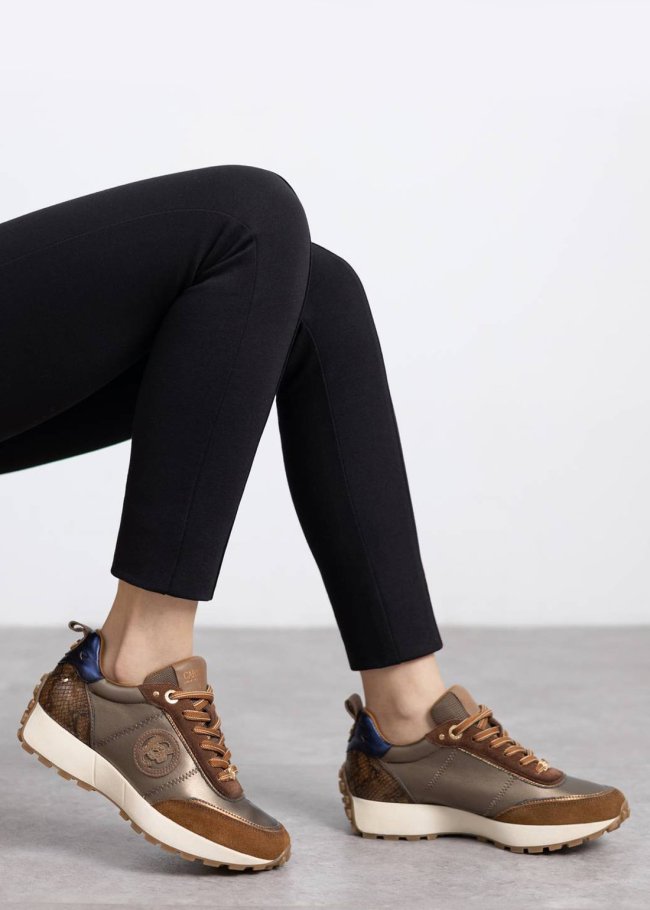 deportiva piel marron