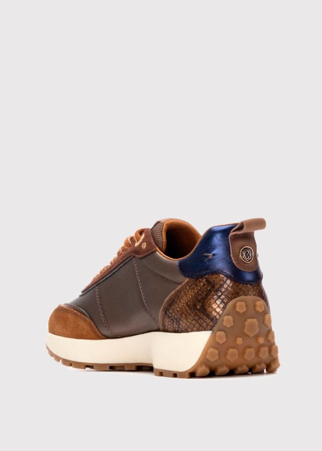 deportiva piel marron