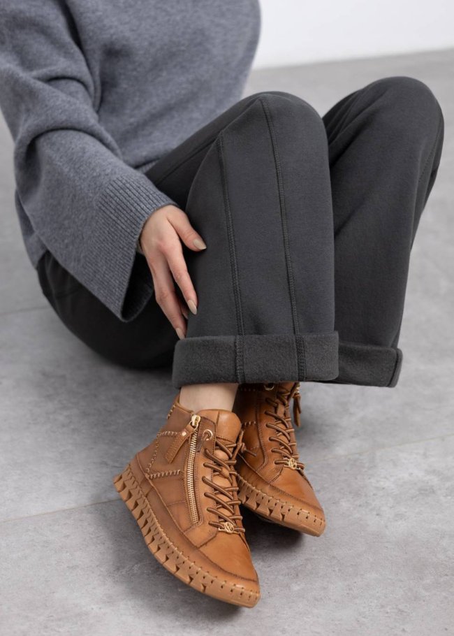 deportiva botin piel camel