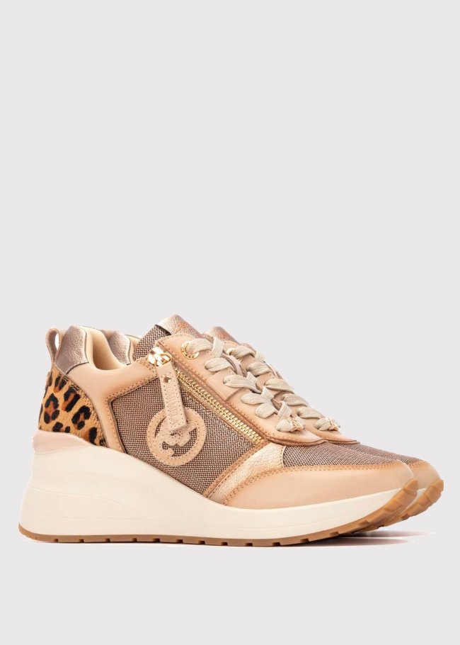 deportiva beige