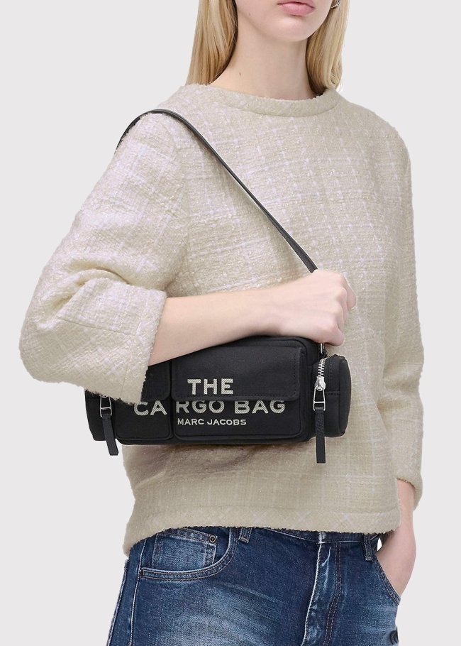 The cargo shoulder negro