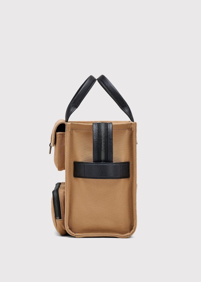 The medium tote camel