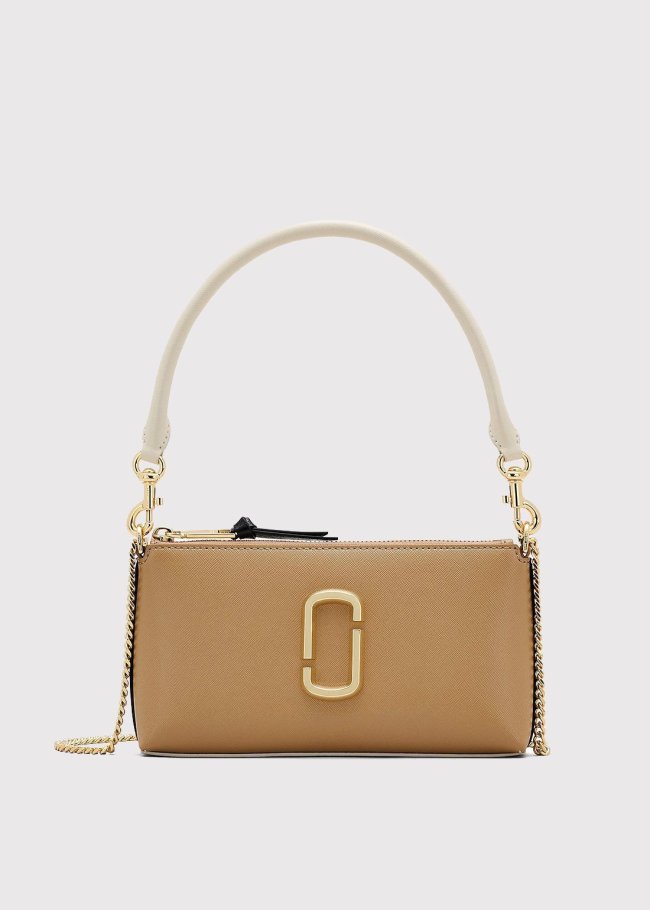 The pochette camel