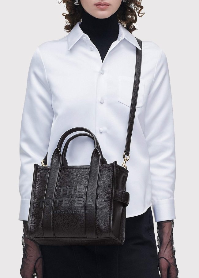 The small tote black
