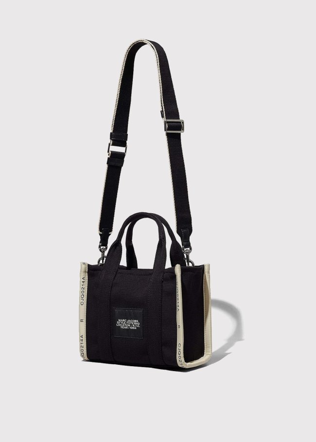 The small tote warm negro