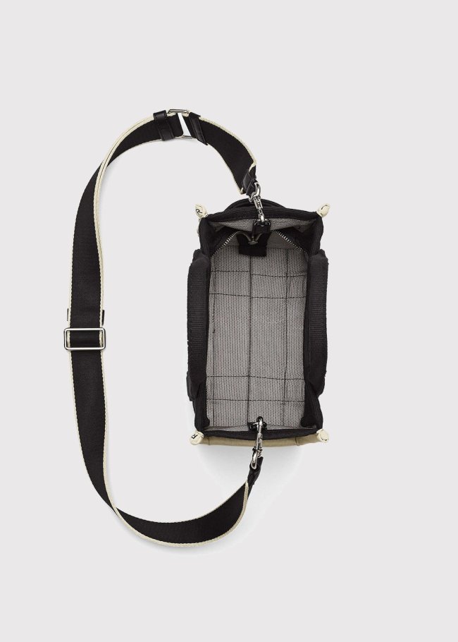 The small tote warm negro