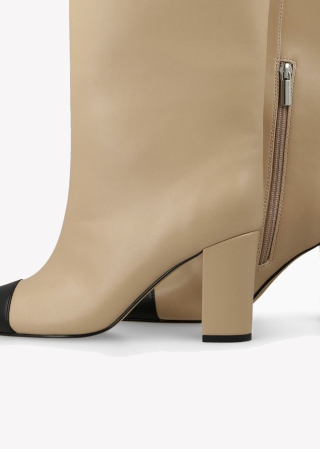 bota beige punt negra