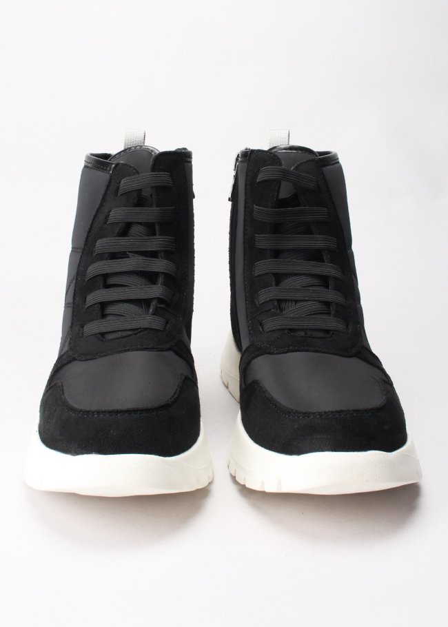 botin negro cordones