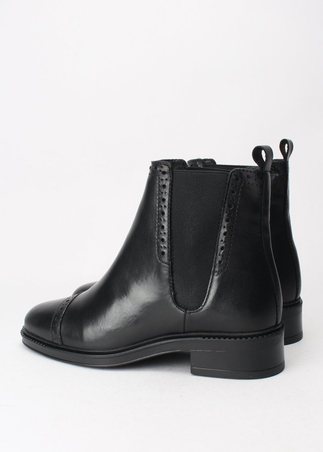 botin piel negro