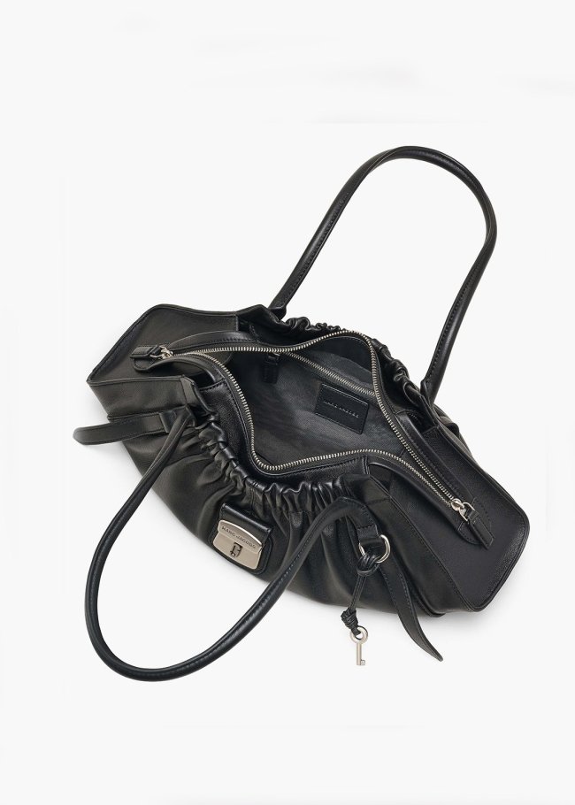 the satchel black 001