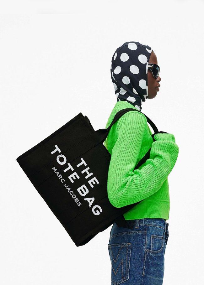 the large tote black 001