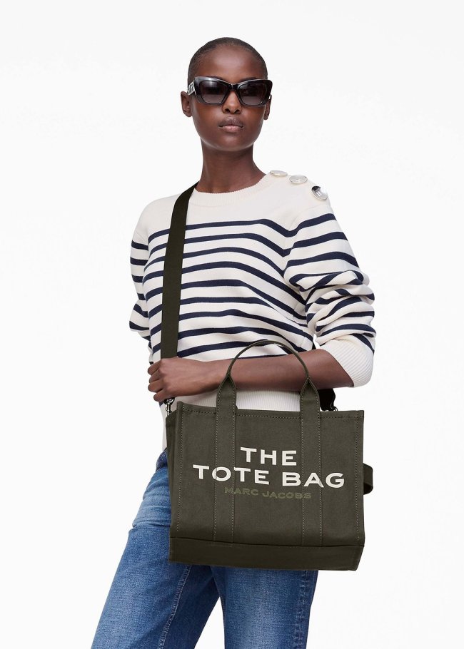 the medium tote forest 305