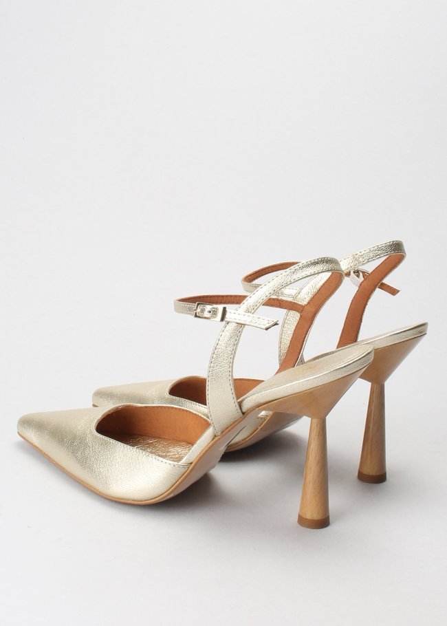 aida destalonado galaxy mate carrara