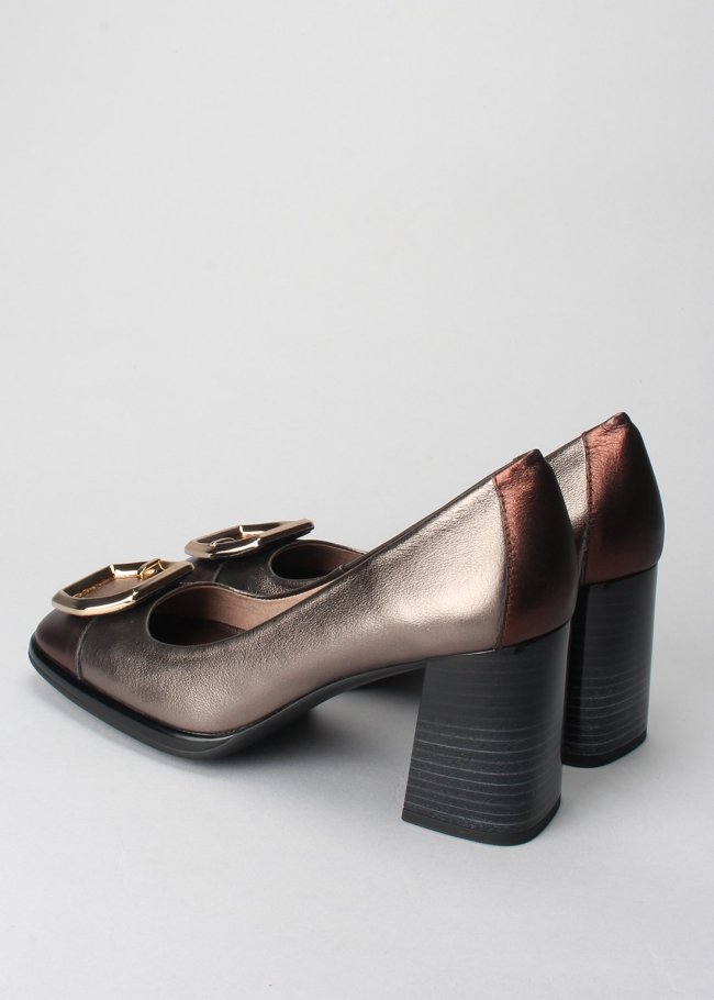 salon hebilla goat met bronzo