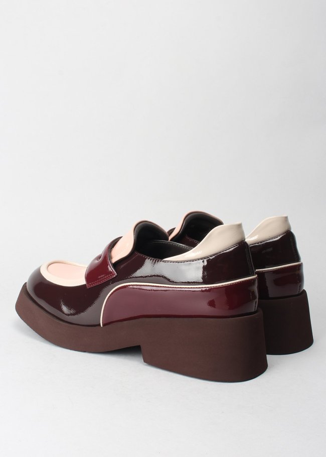 mocasin multi charol burdeos