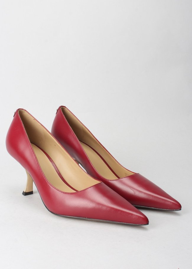 luna mid pump deep red