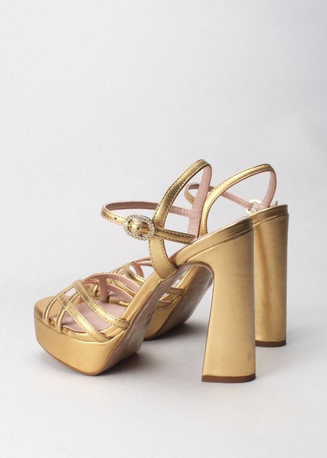 sandalia plataforma napa metal oro